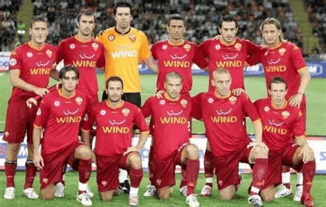 包含甘冈队在对斯特拉斯堡队的比赛中全取三分，士气高昂的词条